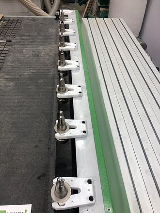 Фрезерно-гравировальный станок с ЧПУ WoodTec HA 2030 C