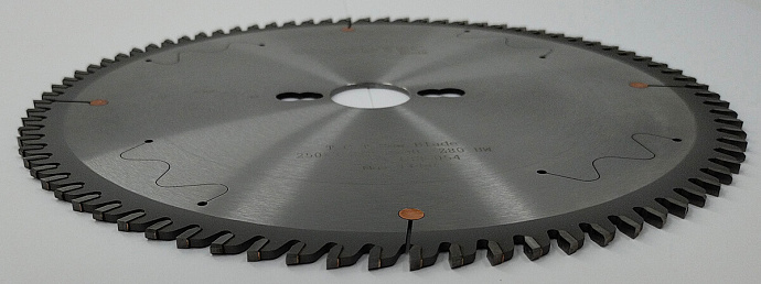 Основная пила WoodTec для форматно-раскроечных станков Ø250 х 30 x 3,2 / 2,2 Z = 80 FZ/TR