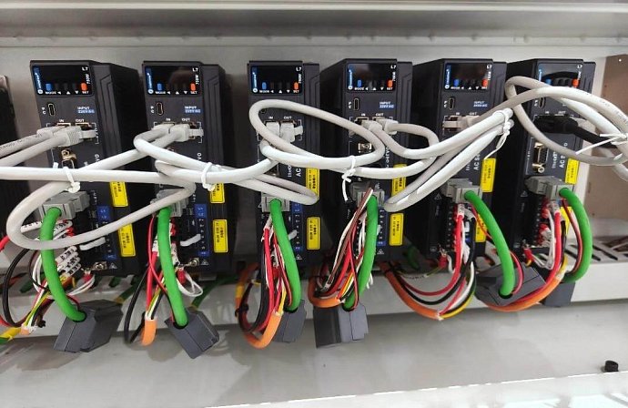 Автоматический сверлильно-присадочный станок с ЧПУ WoodTec HBM 611K E