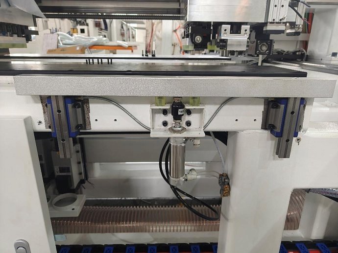 Автоматический сверлильно-присадочный станок с ЧПУ WoodTec HBM 611K E