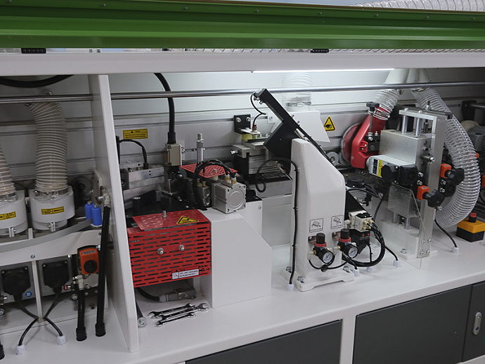 Автоматический кромкооблицовочный станок WoodTec Compact F