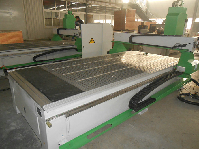 Фрезерно-гравировальный станок с ЧПУ WoodTec HP 1325 С