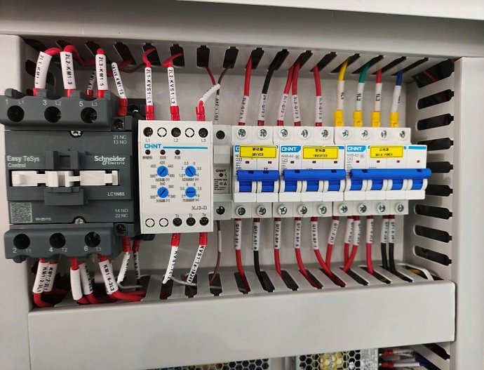 Автоматический сверлильно-присадочный станок с ЧПУ WoodTec HBM 611K E