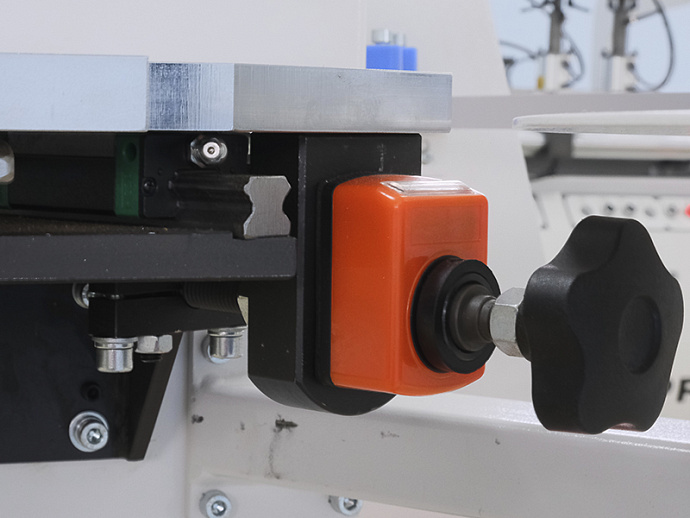 Автоматический кромкооблицовочный станок WoodTec Compact F