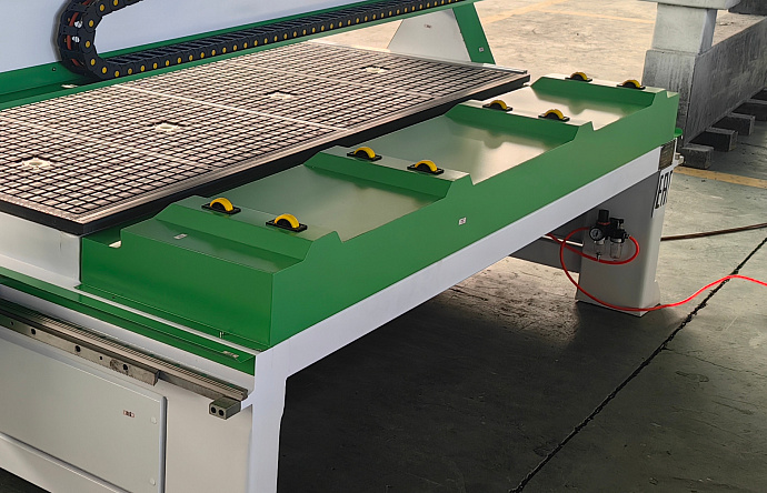 Фрезерно-гравировальный станок с ЧПУ WoodTec CH-2030 NEST PS