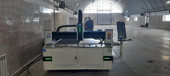 Оптоволоконный лазерный станок для резки металла MetalTec 1530 BL (MAX-1000 W)