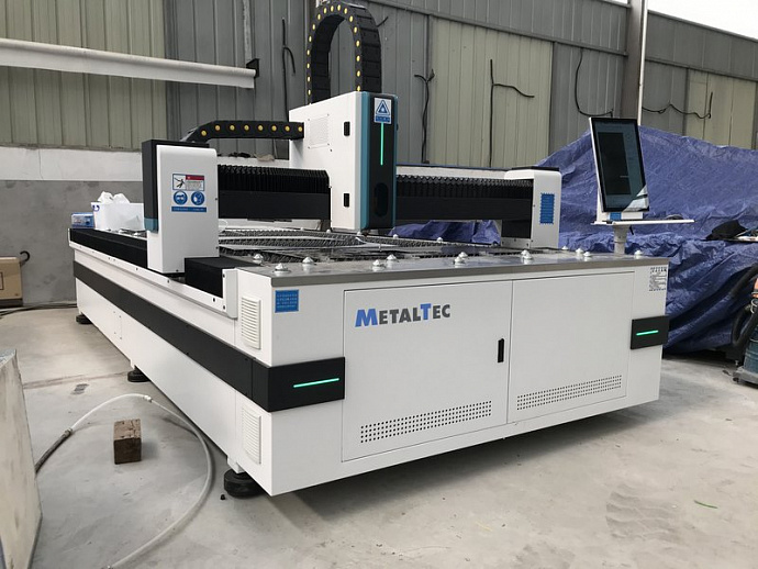 Оптоволоконный лазерный станок для резки металла MetalTec 1530 BL (MAX-1000 W)