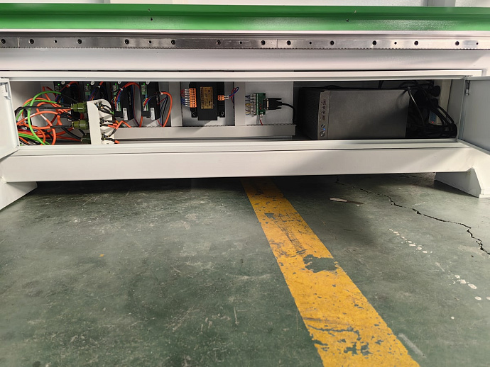 Фрезерно-гравировальный станок с ЧПУ WoodTec CH-2030 NEST L